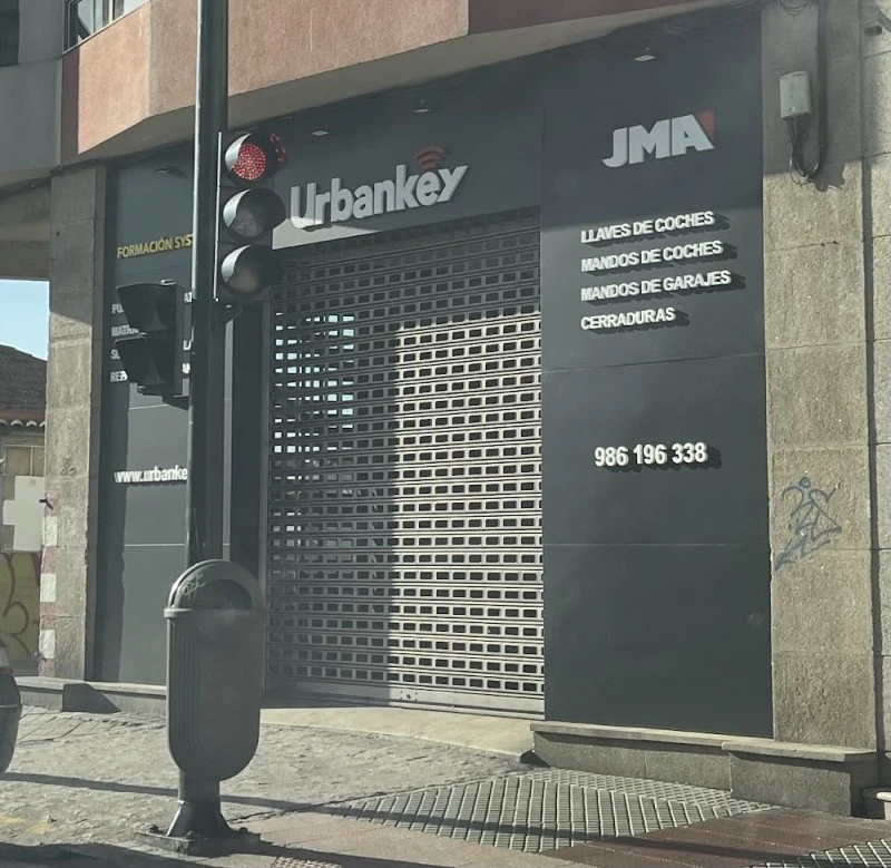 Urbankey: solución de cerrajería y llaves de coches en Vigo.