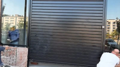 LR Puertas de Garaje, carpintería metálica y cerrajería